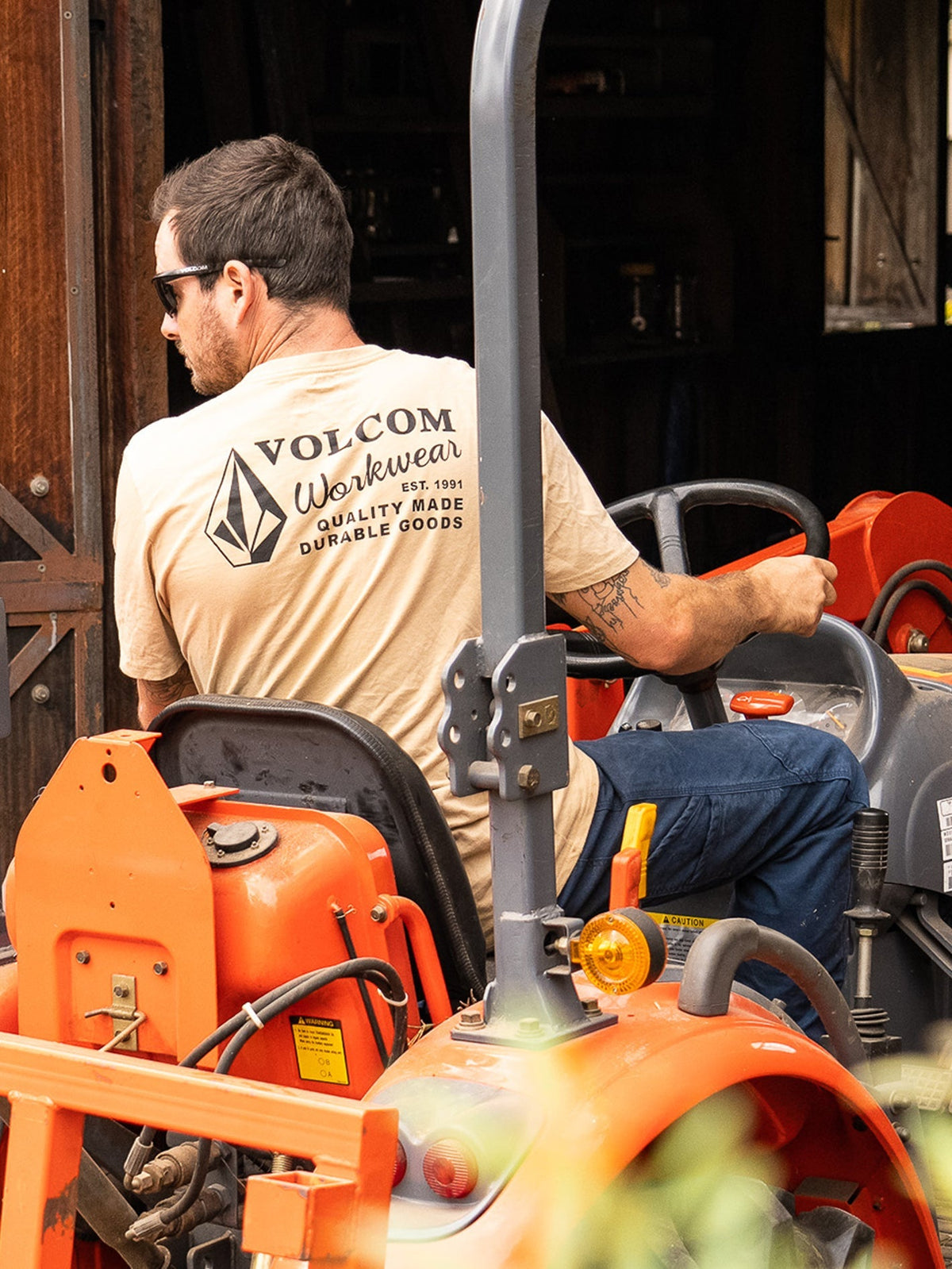 Men's Volcom Workwear Short Sleeve Tee Gravel - Volcom