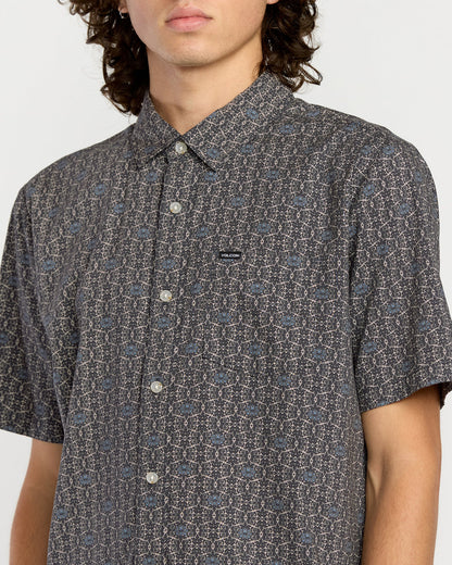 Men's Scaler Stone Woven Short Sleeve Shirt Moonbeam - Volcom