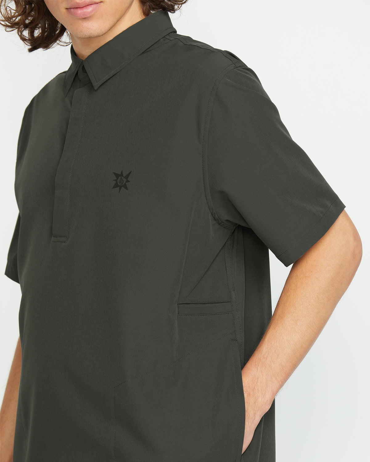 Volcom Japan Men's Sense Popover Short Sleeve Shirt Stealth - Volcom