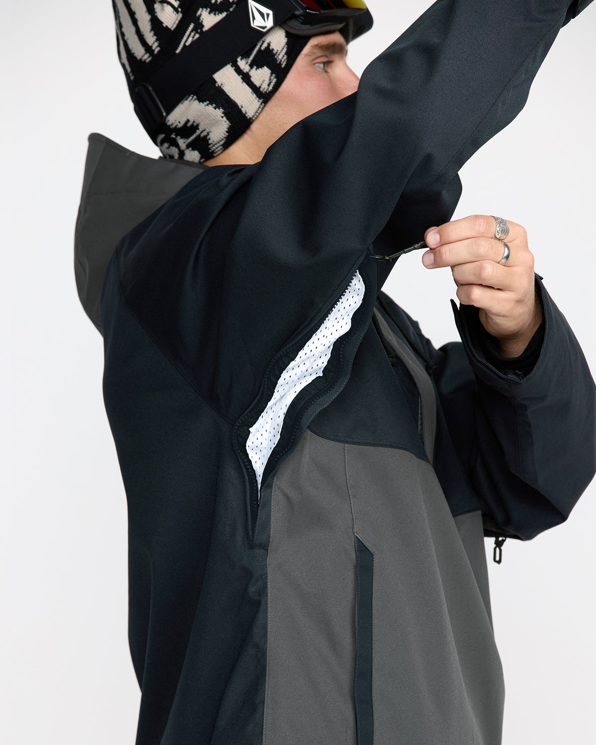 Men's Hossegor 20K Pullover Black - Volcom
