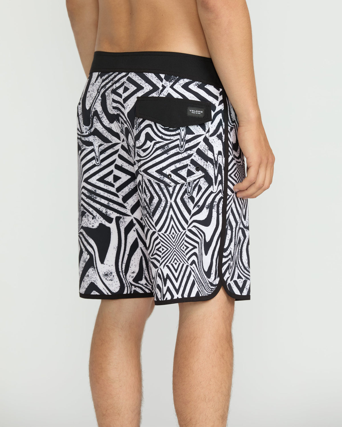 Men's Infuse Scallop Mod White/Black - Volcom